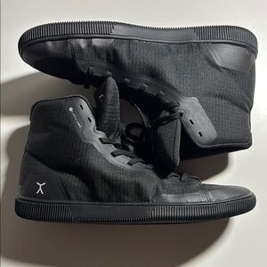 FLUX Black High-Top Athletic Shoes with Textured Design